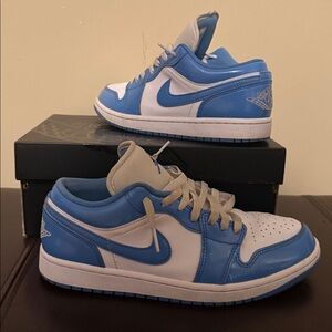 Air Jordan 1 Low SE – White / Legend Blue – Size 8.5